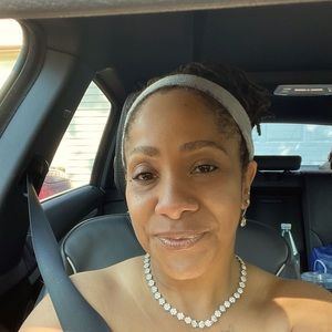 Meet your Posher, Naila